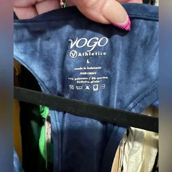 NWOT VOGO Athletica Black/Gray Tie Dye Workout Tank - Picture 4 of 4